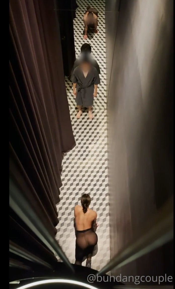 【2024-02-18】Having sex while changing into a bikini